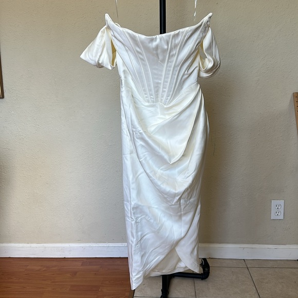 House Of CB Loretta Ivory Satin Strapless Dress white corset midi NWOT size S - Picture 4 of 17